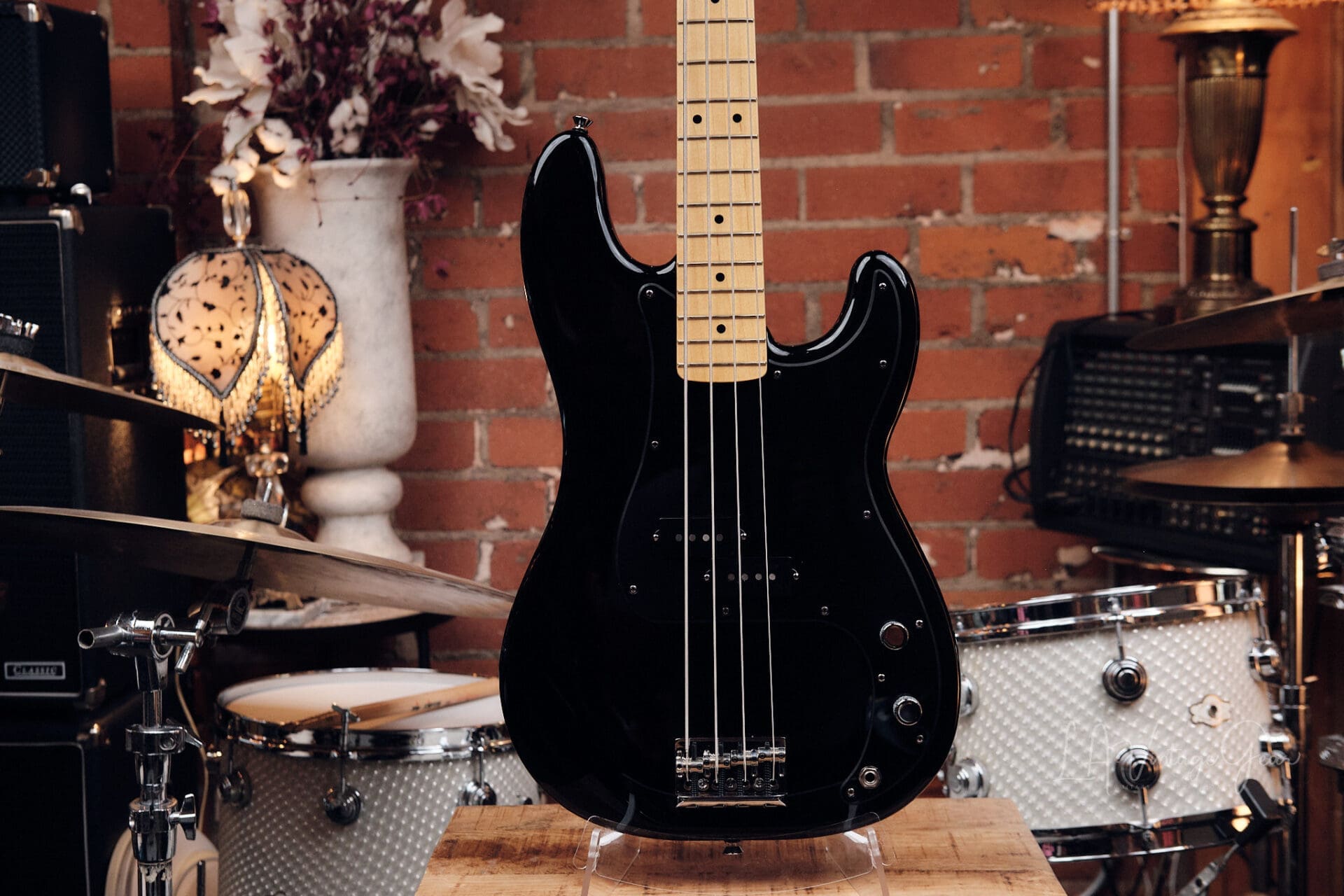 2008 Fender American Standard Precision Bass – With OHSC and Case Candy! - Image 2