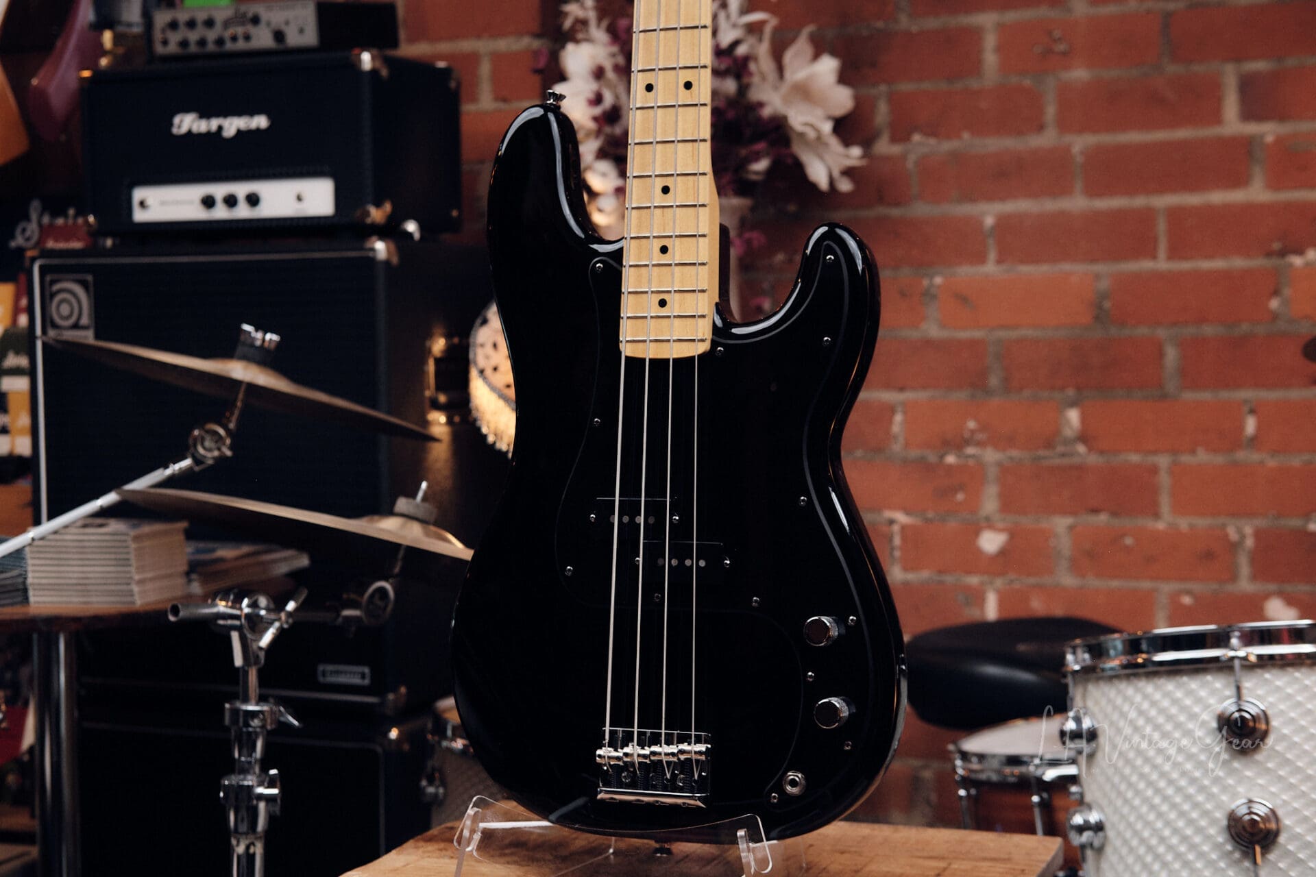 2008 Fender American Standard Precision Bass – With OHSC and Case Candy! - Image 4