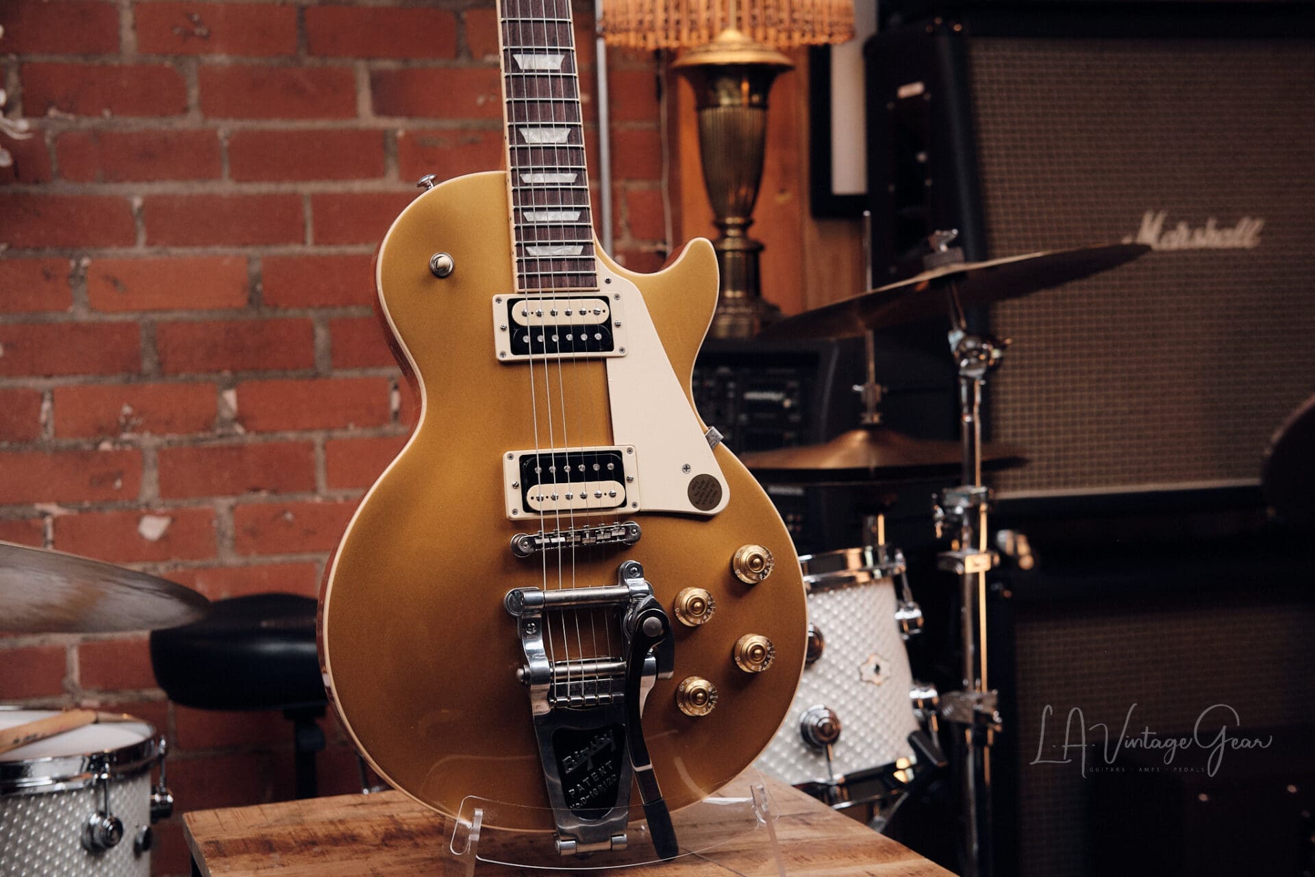 2012 Gibson Les Paul Classic - Goldtop with Bigsby! - Image 3