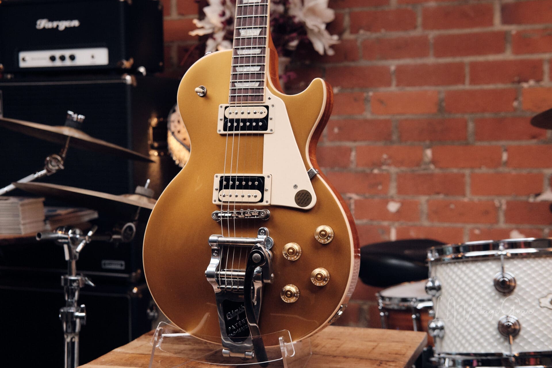 2012 Gibson Les Paul Classic - Goldtop with Bigsby! - Image 4
