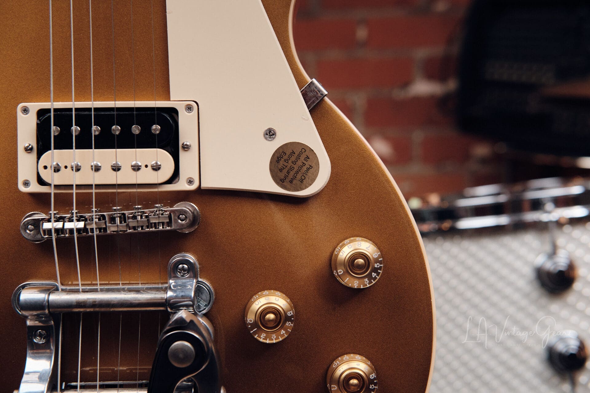 2012 Gibson Les Paul Classic - Goldtop with Bigsby! - Image 5