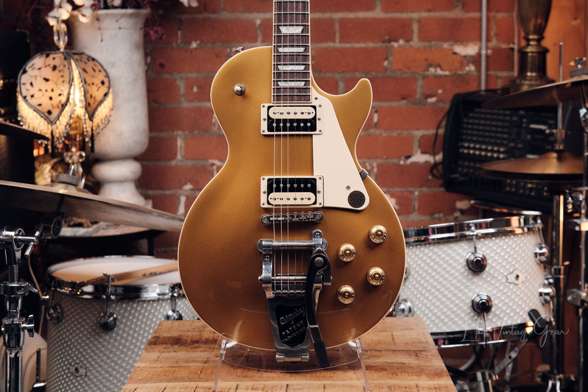 2012 Gibson Les Paul Classic - Goldtop with Bigsby! - Image 2