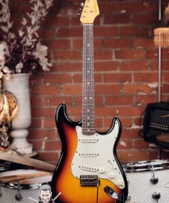 2022 Fender Custom Shop 1963 Stratocaster Journeyman Relic - 3 Tone Sunburst